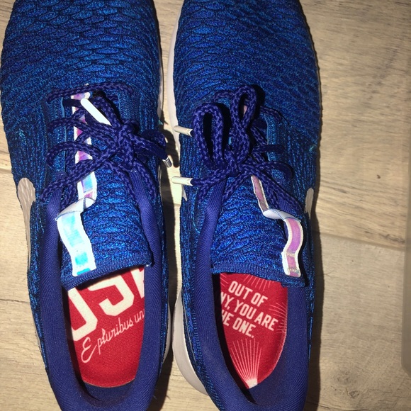 Nike Roshe Run - Picture 4 of 4